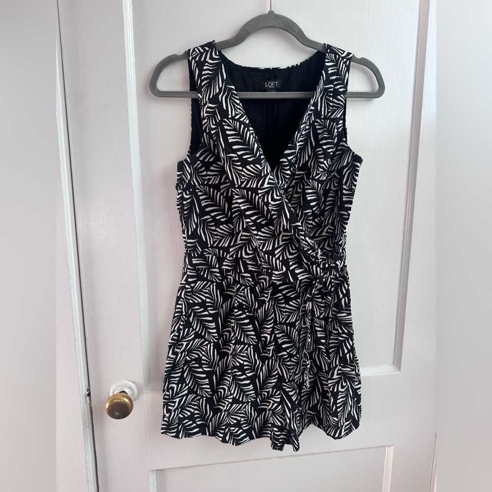 LOFT Black & White Leaf-Print Sleeveless Wrap Dress
